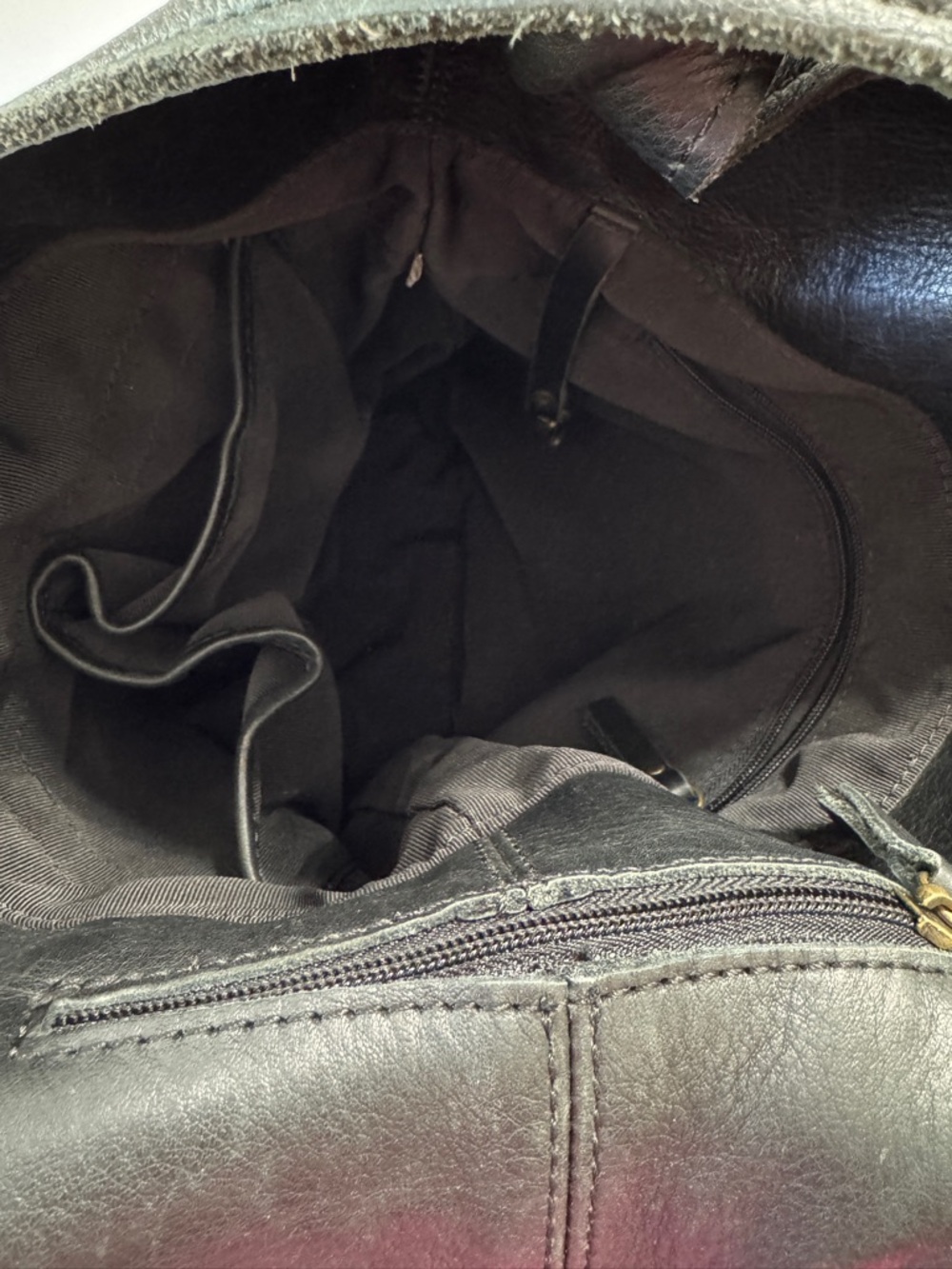 Duluth Trading Co Black Leather Shoulder Bag - Picture 7 of 11